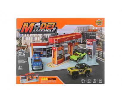 Benzínka stavebnica + kovové auto